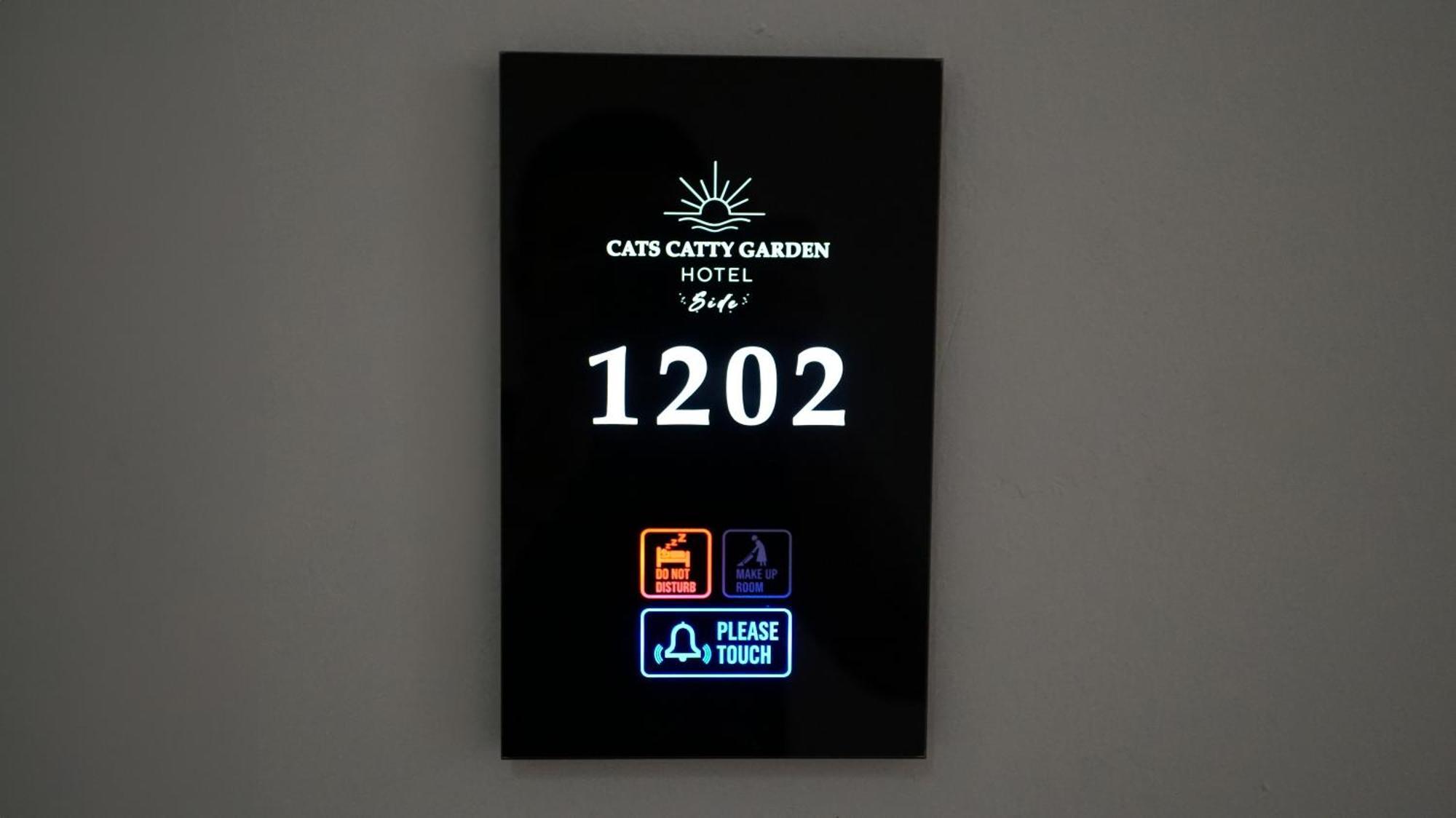 Catty Cats Garden Hotel Side Exterior foto